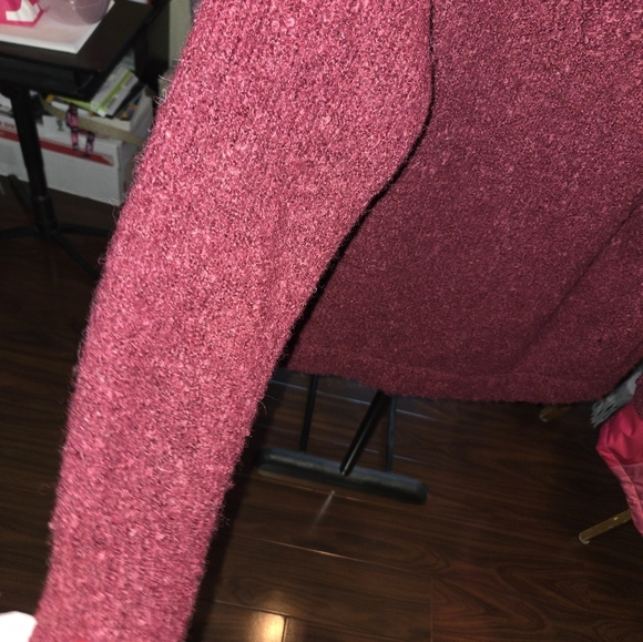 Free People Lofty Vneck Wine Sweater Size M OVERSIZED Body, fitted sleeves - Picture 3 of 8